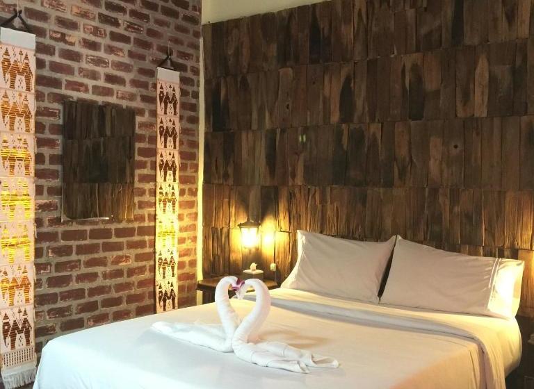 הוסטל Baan Thai Homestay By Bgb Villas