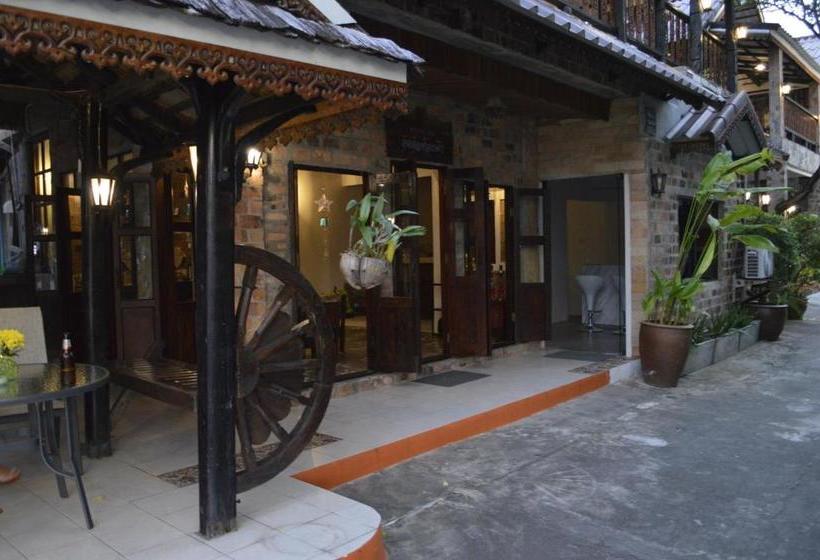 הוסטל Baan Thai Homestay By Bgb Villas