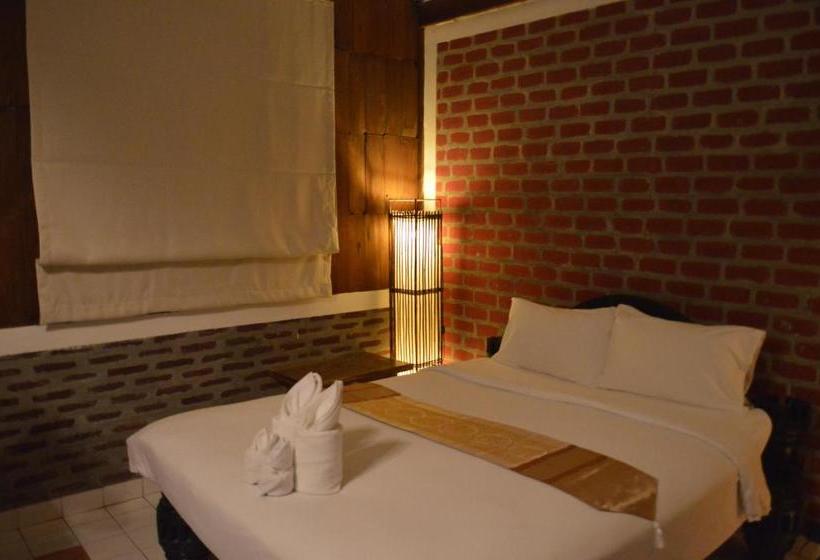 הוסטל Baan Thai Homestay By Bgb Villas