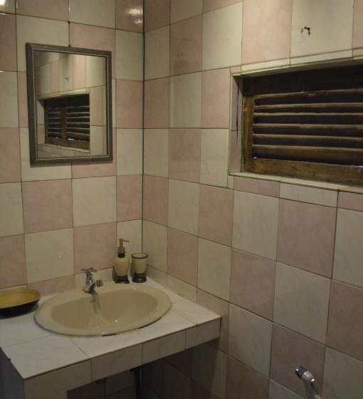 הוסטל Baan Thai Homestay By Bgb Villas