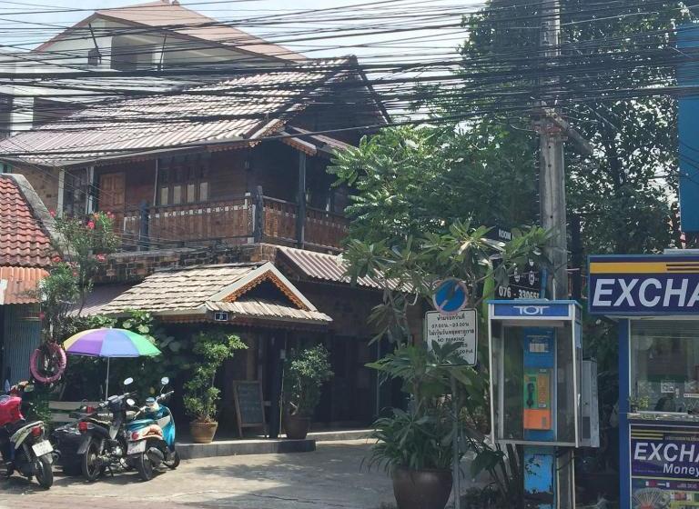 הוסטל Baan Thai Homestay By Bgb Villas