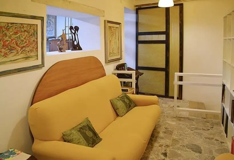 تختخواب و صبحانه La Casa Dell'artista