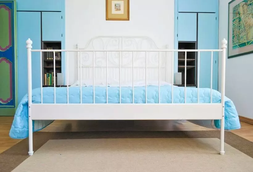 تختخواب و صبحانه La Casa Dell'artista