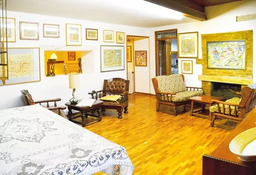 تختخواب و صبحانه La Casa Dell'artista