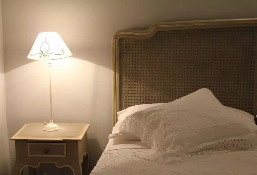 تختخواب و صبحانه Apartment Via Dell Astrologo