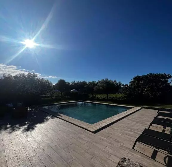 Hotelli Auberge De L Oumède