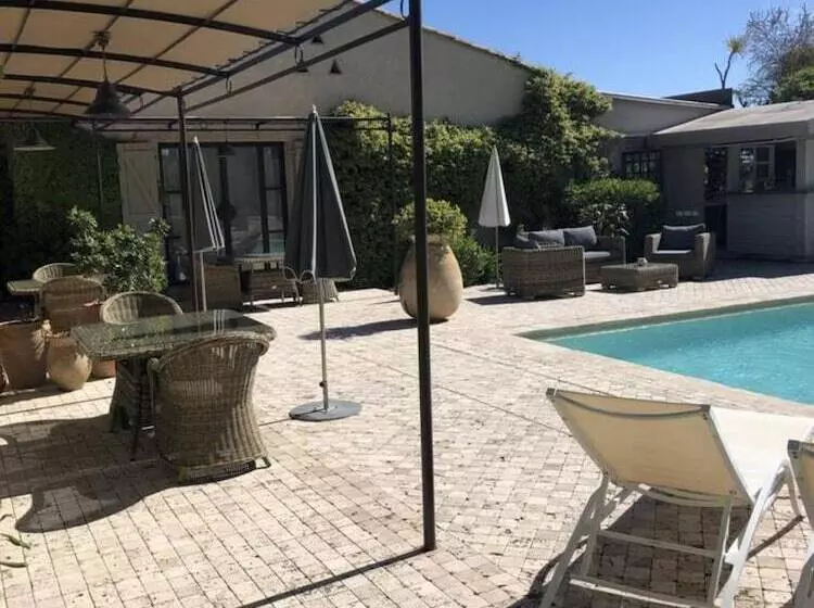 Hotelli Auberge De L Oumède