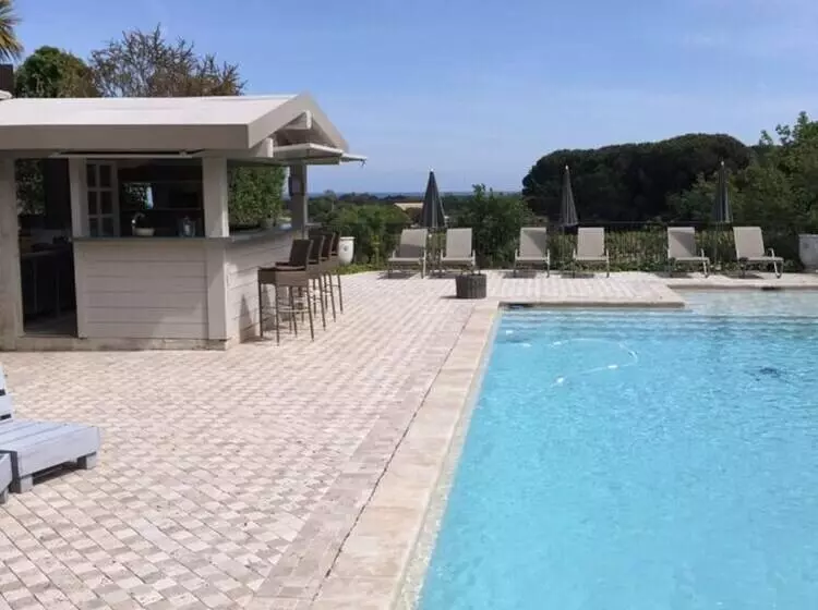 Hotelli Auberge De L Oumède