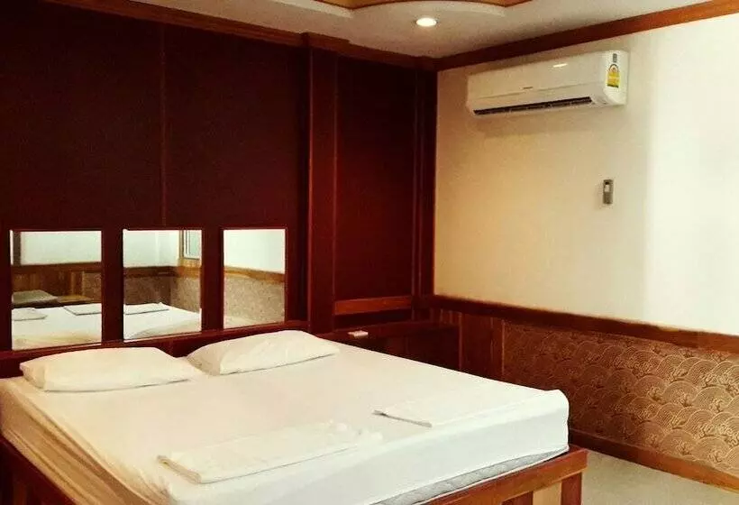 هتل Bypass And Resort