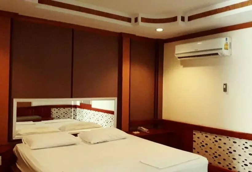 هتل Bypass And Resort