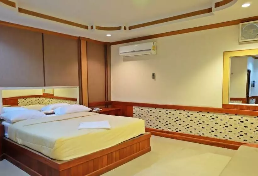 هتل Bypass And Resort