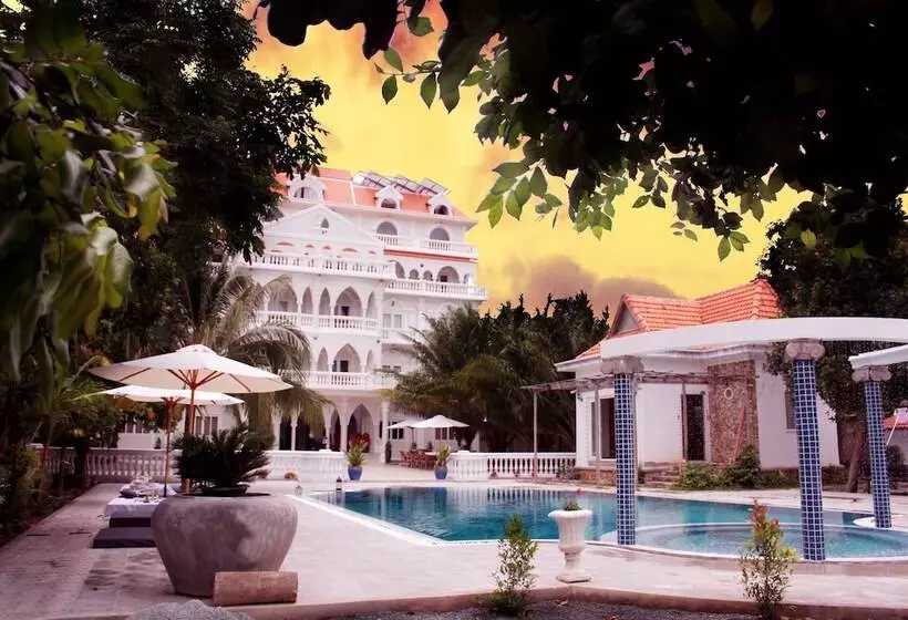 هتل La Fortress Boutique