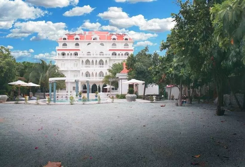 هتل La Fortress Boutique