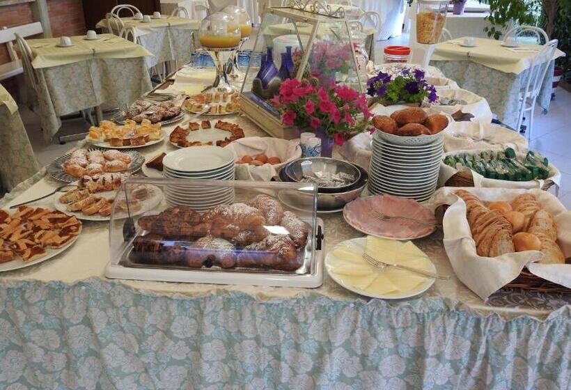 ホテル Ristorante Grappolo D Oro