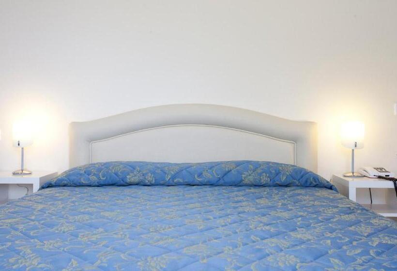 ホテル Ristorante Grappolo D Oro