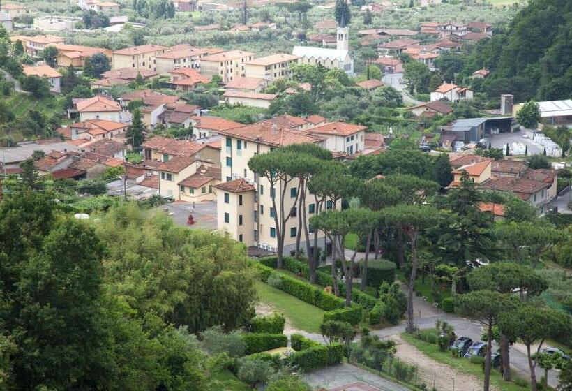 ホテル Ristorante Grappolo D Oro