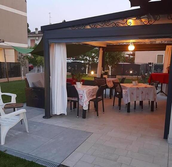 تختخواب و صبحانه Mums B And B   Colonnina Elettrica