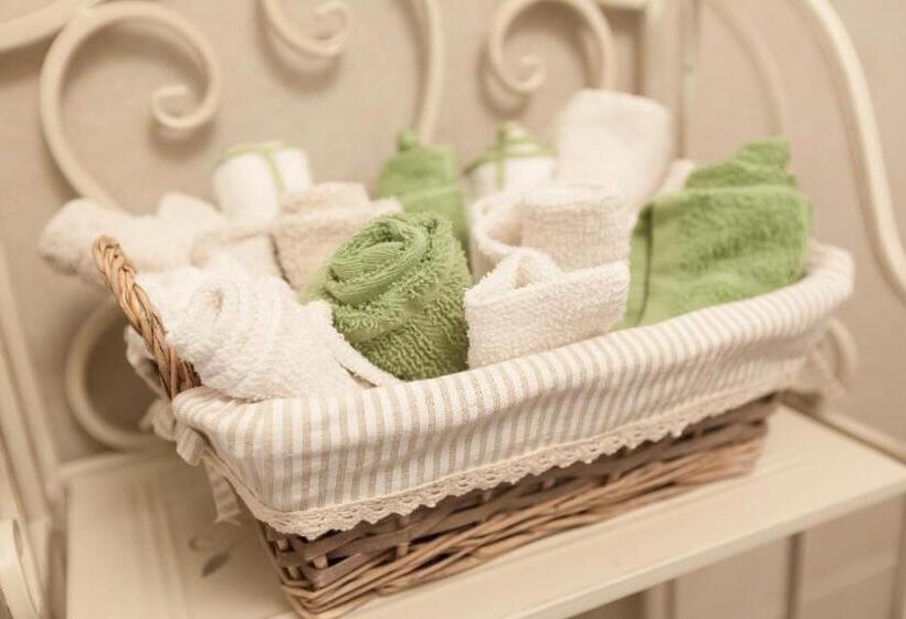 تختخواب و صبحانه Mums B And B   Colonnina Elettrica