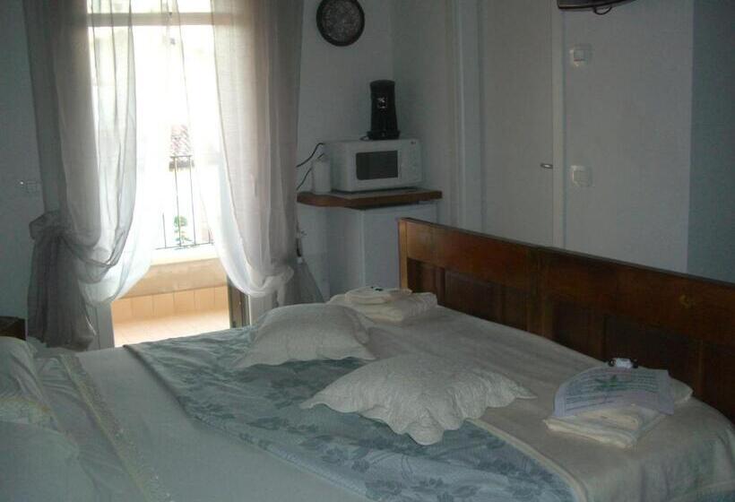 تختخواب و صبحانه Mums B And B   Colonnina Elettrica