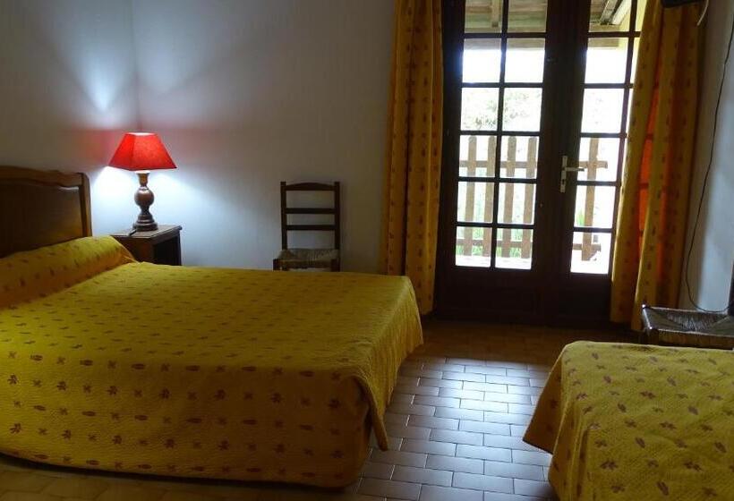 Общежитие Auberge De La Fadaise