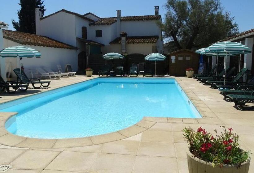 Общежитие Auberge De La Fadaise