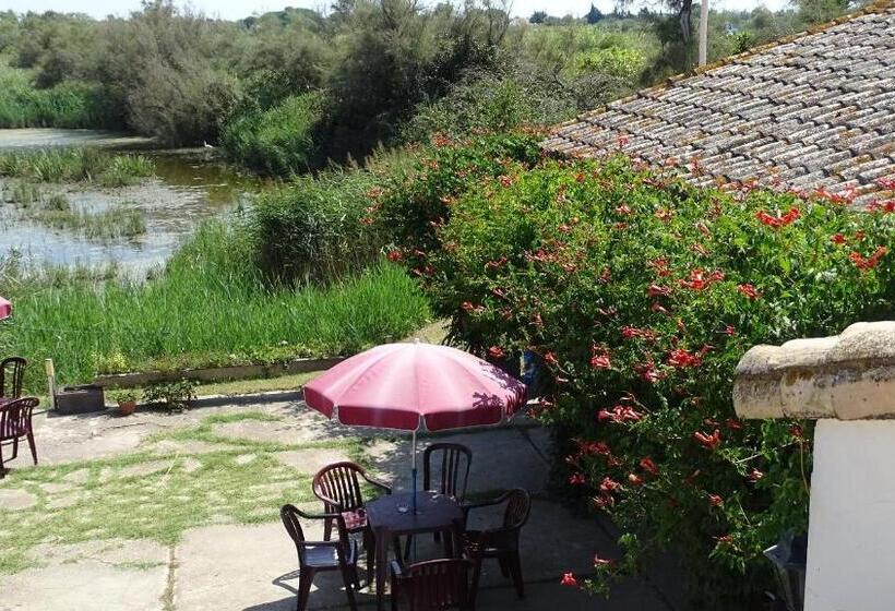 Общежитие Auberge De La Fadaise