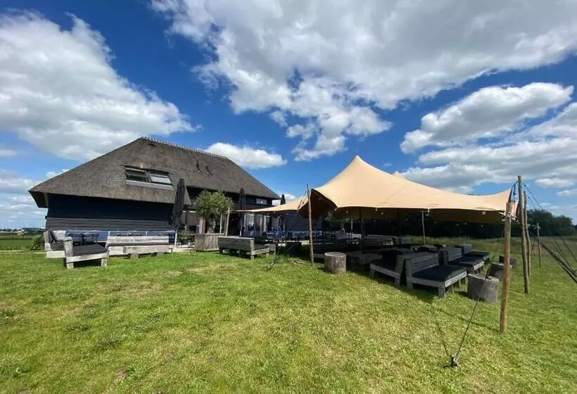 Aamiaismajoitus (B&B) Buitenplaats De Luwte