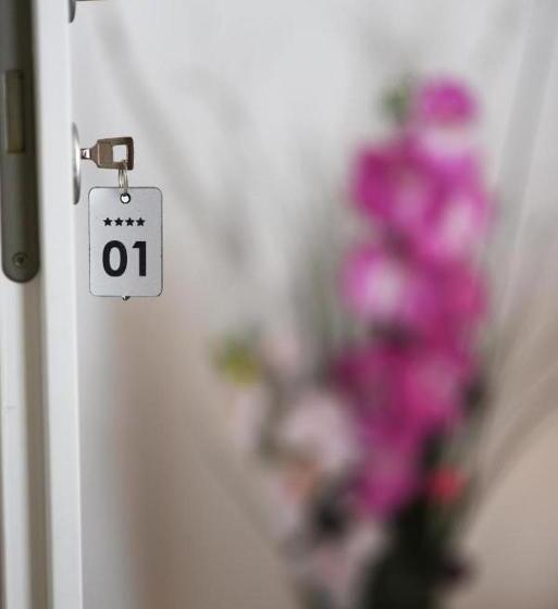 تختخواب و صبحانه Villa Aurora