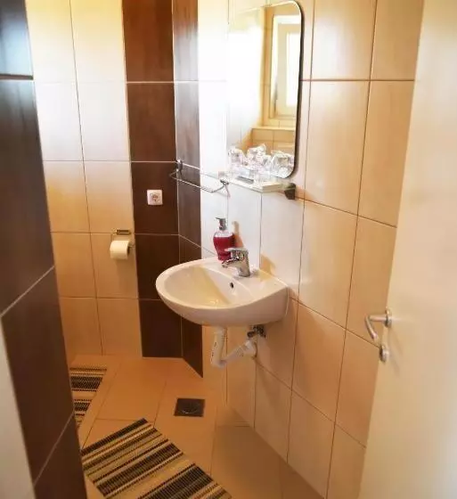 تختخواب و صبحانه Villa Aurora