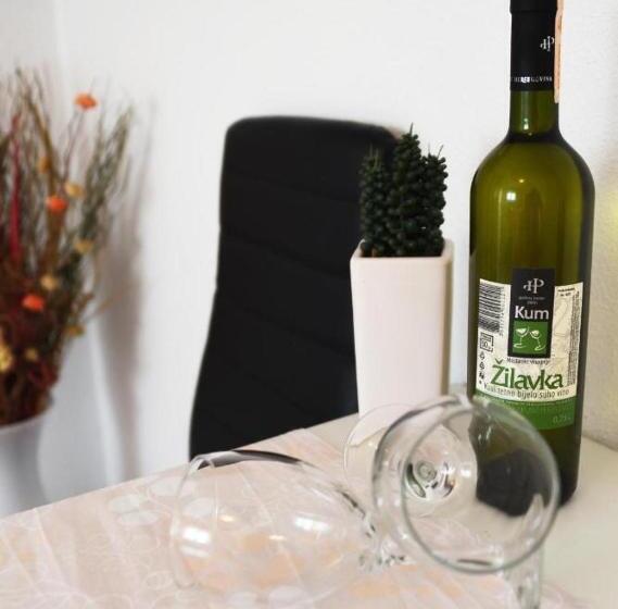 تختخواب و صبحانه Villa Aurora