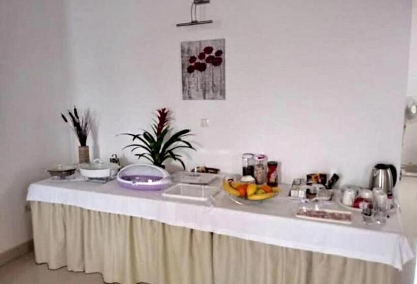 تختخواب و صبحانه Villa Aurora