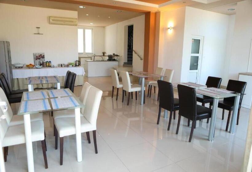 تختخواب و صبحانه Villa Aurora