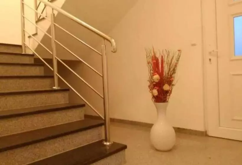 تختخواب و صبحانه Villa Aurora