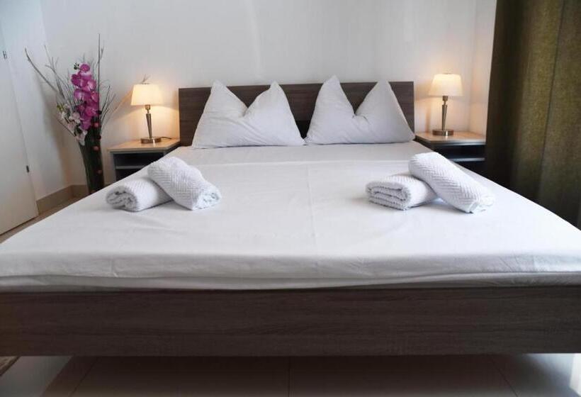 تختخواب و صبحانه Villa Aurora