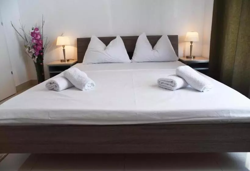 تختخواب و صبحانه Villa Aurora