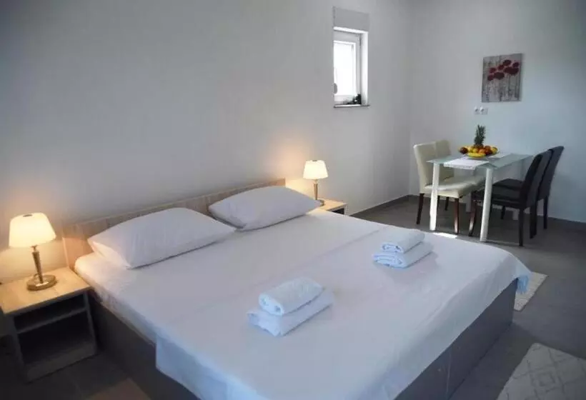 تختخواب و صبحانه Villa Aurora