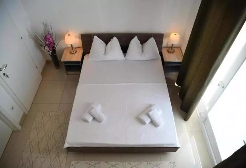 تختخواب و صبحانه Villa Aurora