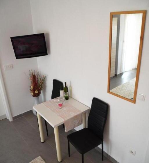 تختخواب و صبحانه Villa Aurora