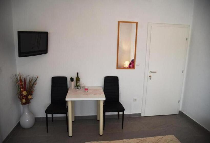 تختخواب و صبحانه Villa Aurora