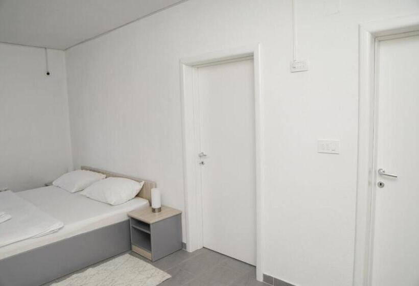 تختخواب و صبحانه Villa Aurora