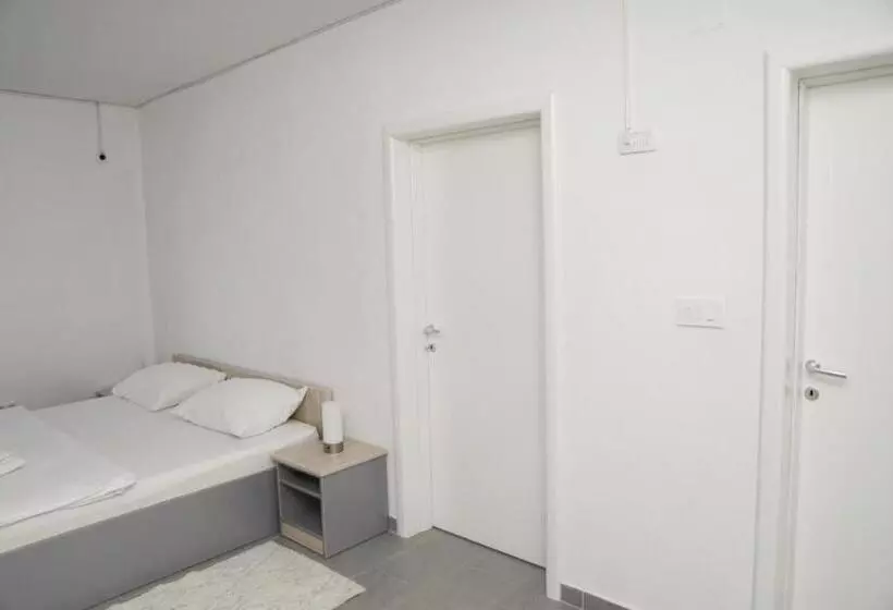 تختخواب و صبحانه Villa Aurora