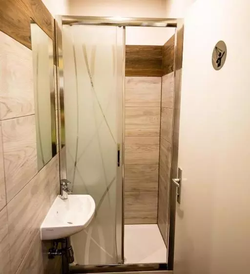 Do Step Inn Central   Self Service Hostel