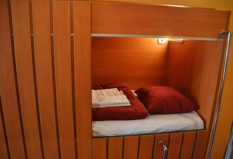 Do Step Inn Central   Self Service Hostel