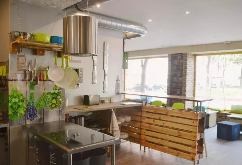 Do Step Inn Central   Self Service Hostel