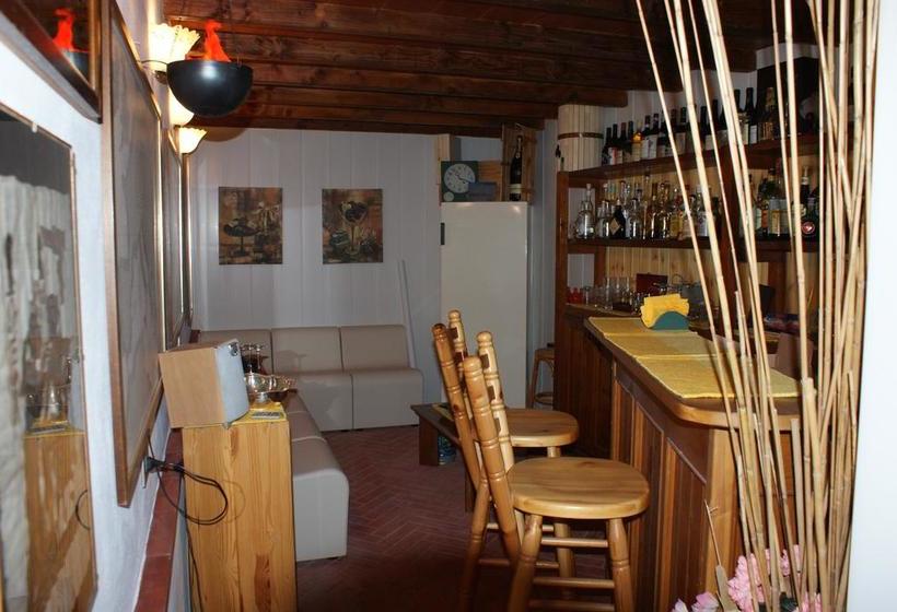 בית מלון כפרי Albergo La Pineta