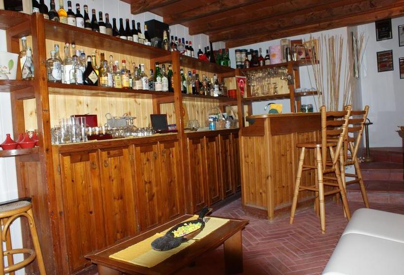 בית מלון כפרי Albergo La Pineta