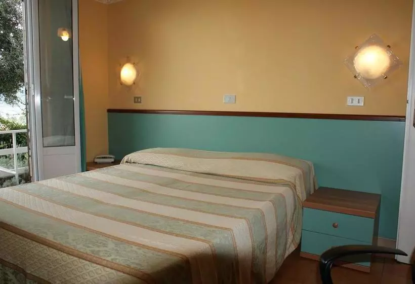 ホテル Albergo La Pineta