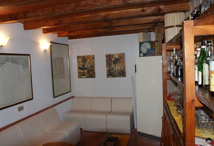 בית מלון כפרי Albergo La Pineta