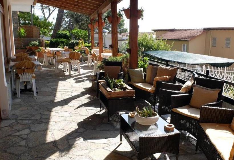 בית מלון כפרי Albergo La Pineta