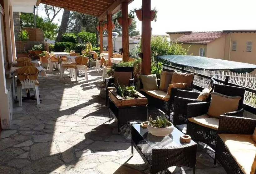 ホテル Albergo La Pineta